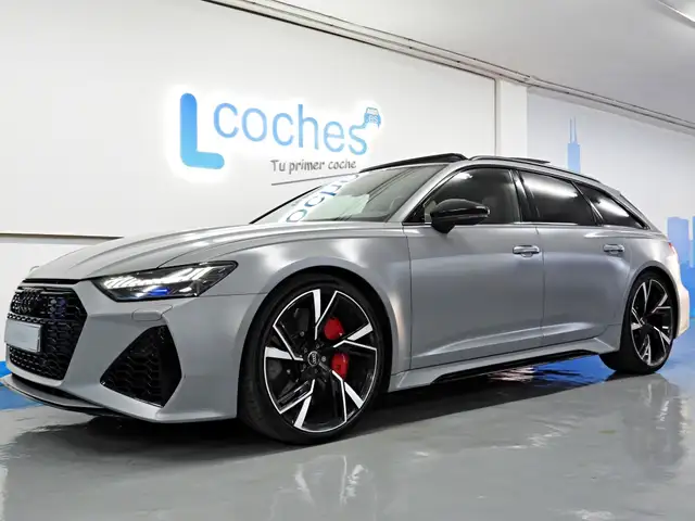 Audi RS6 Avant view 4