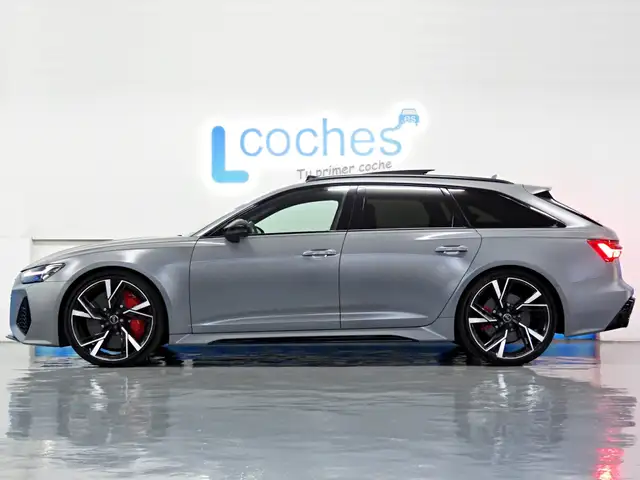 Audi RS6 Avant view 2