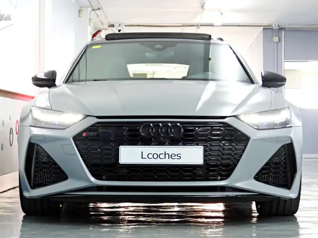 Audi RS6 Avant view 6