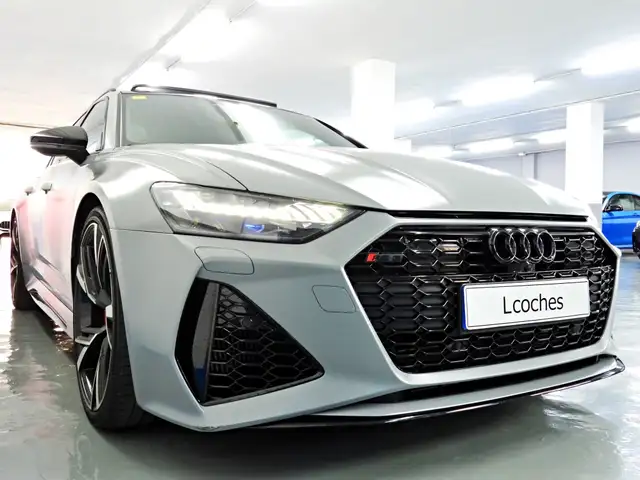 Audi RS6 Avant view 7