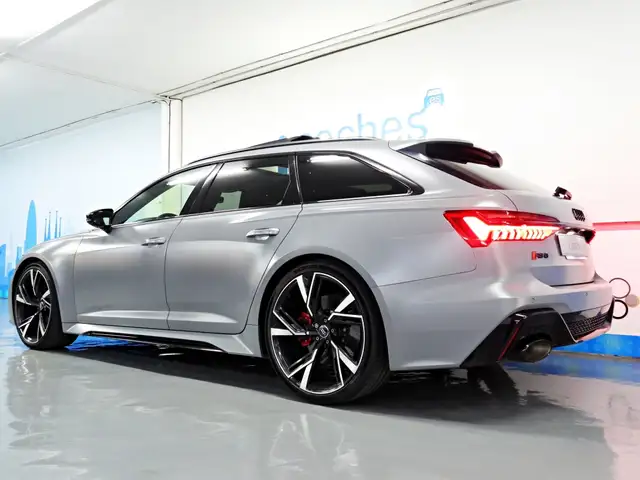 Audi RS6 Avant view 11