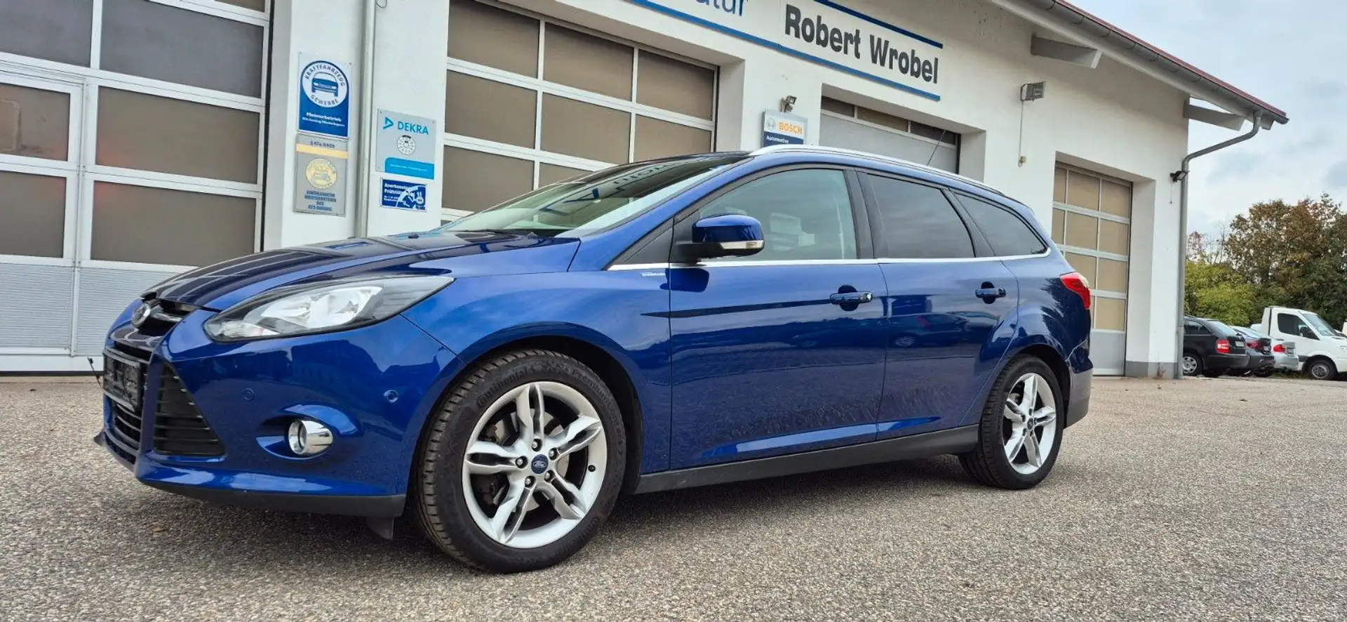 Ford Focus Turnier Titanium TOP ZUSTAND Blau - 1