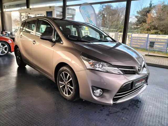 Toyota Verso SkyView Edition * Pano * Tempomat * BT *CD