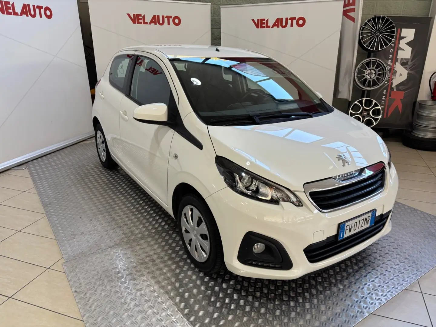 Peugeot 108 VTi 72 5 porte Active Bianco - 2