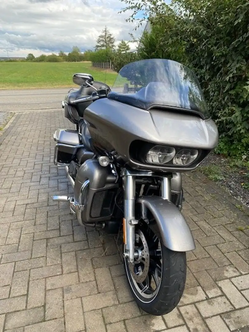 Harley-Davidson Road Glide Ultra Argent - 1
