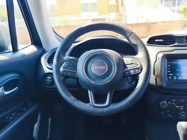 Jeep Renegade view 15