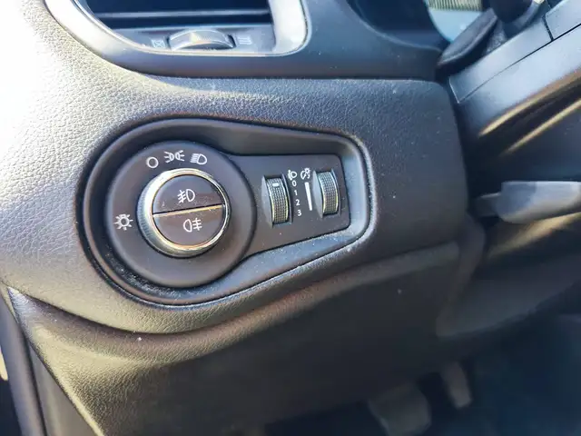 Jeep Renegade view 16