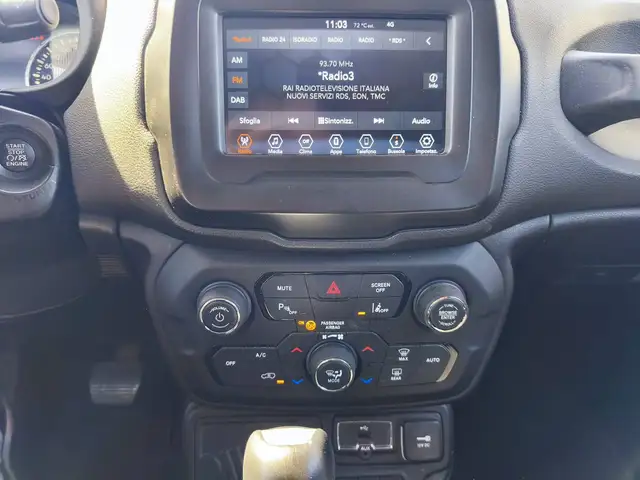 Jeep Renegade view 14