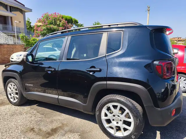 Jeep Renegade view 4