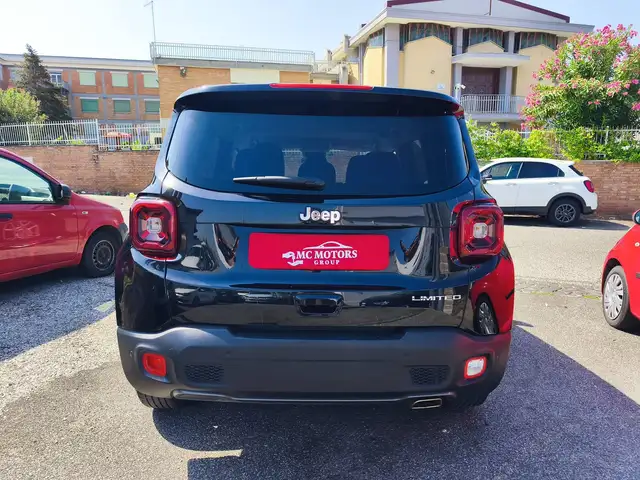 Jeep Renegade view 5