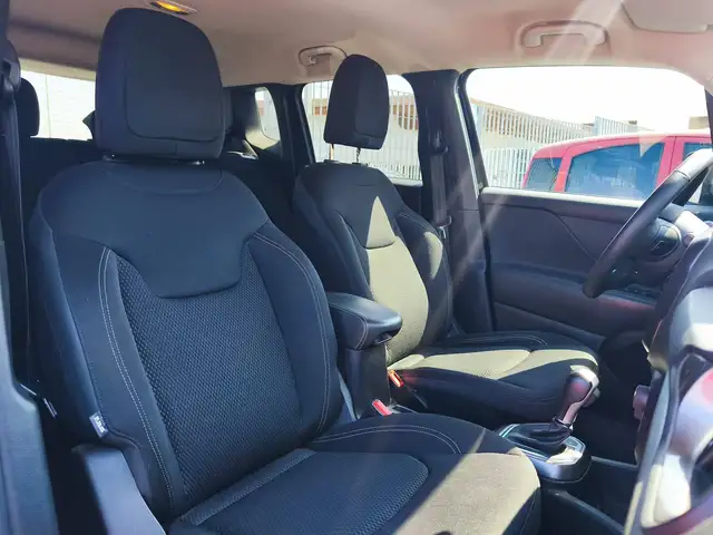 Jeep Renegade view 10