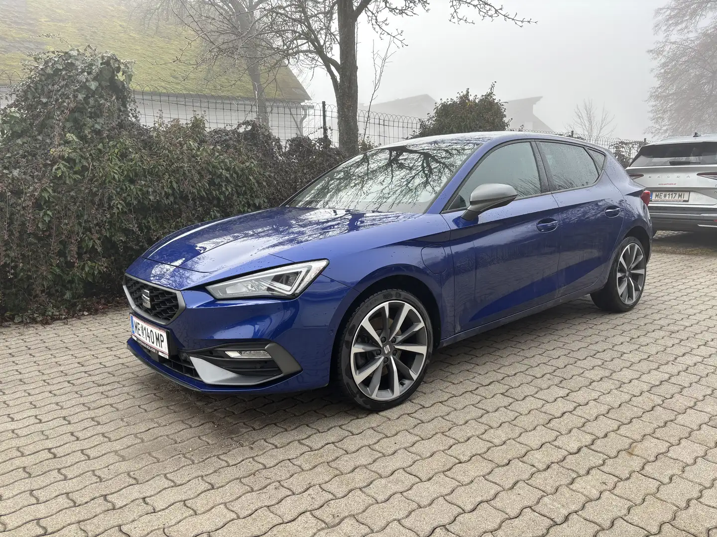 SEAT Leon e-Hybrid FR-Plugin Hybrid Blau - 1