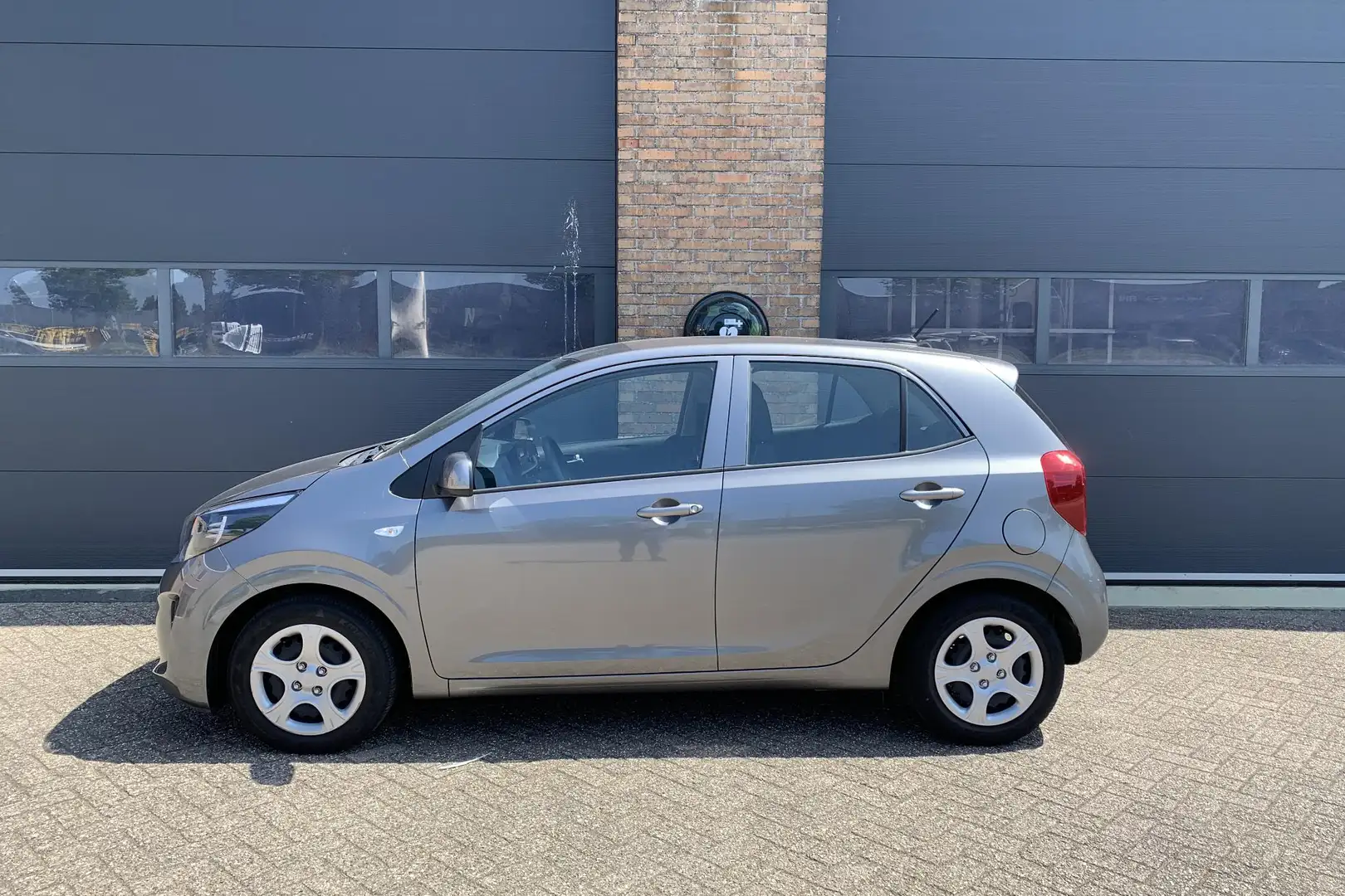 Kia Picanto 1.0 DPi ComfortLine Bluetooth | A/C | Cruise Contr Grijs - 2