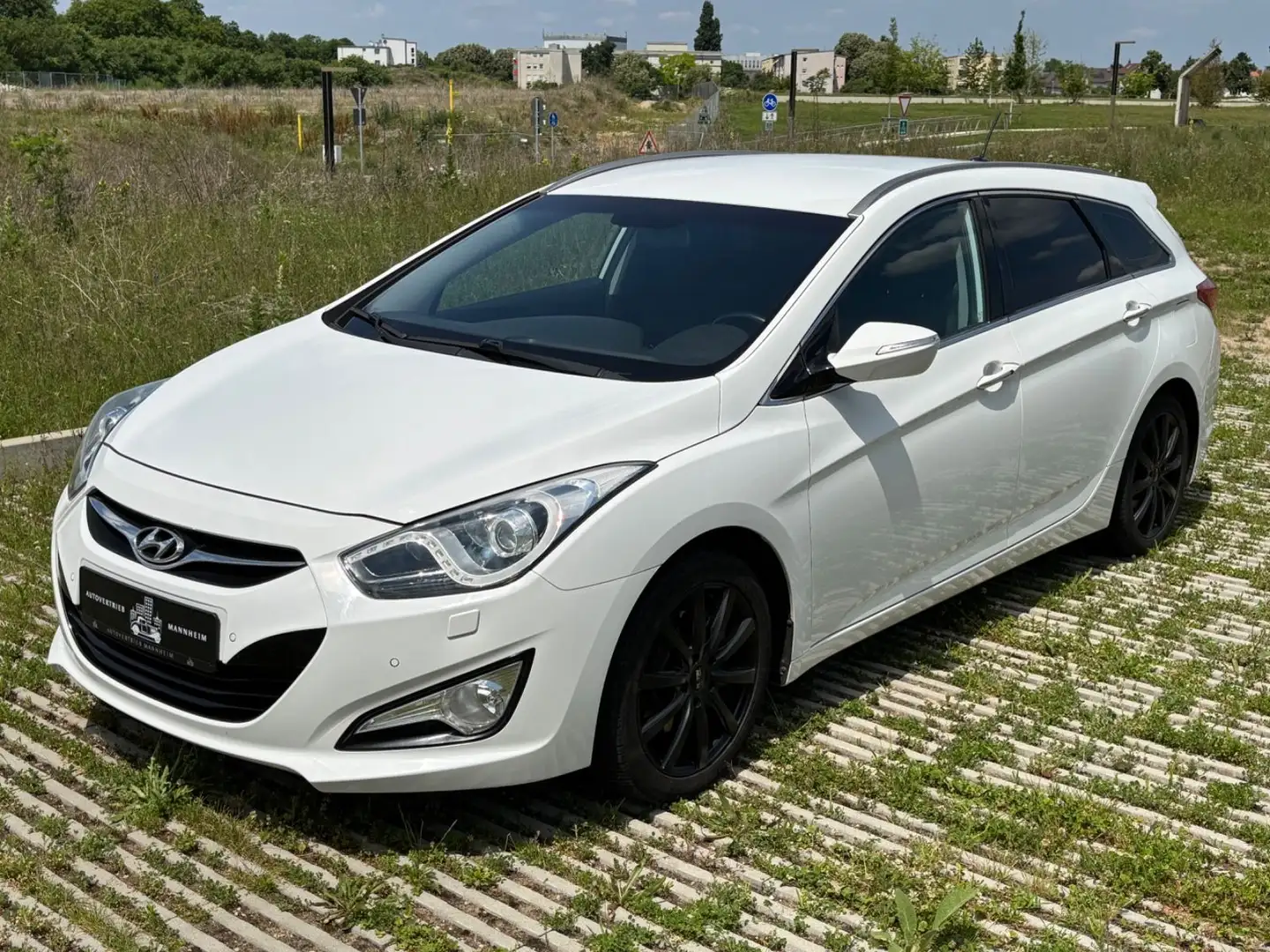Hyundai i40 cw 5 Star Edition LPG-PRINS/KAMERA/SHZ/MFL Weiß - 1