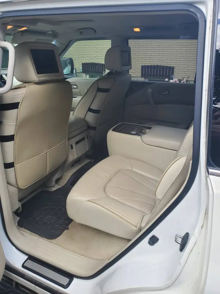 Infiniti QX56 photo Infiniti QX56
