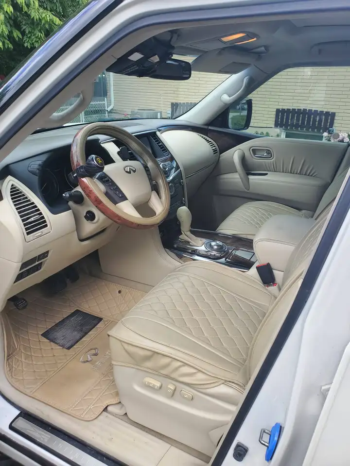 Infiniti QX56 photo Infiniti QX56