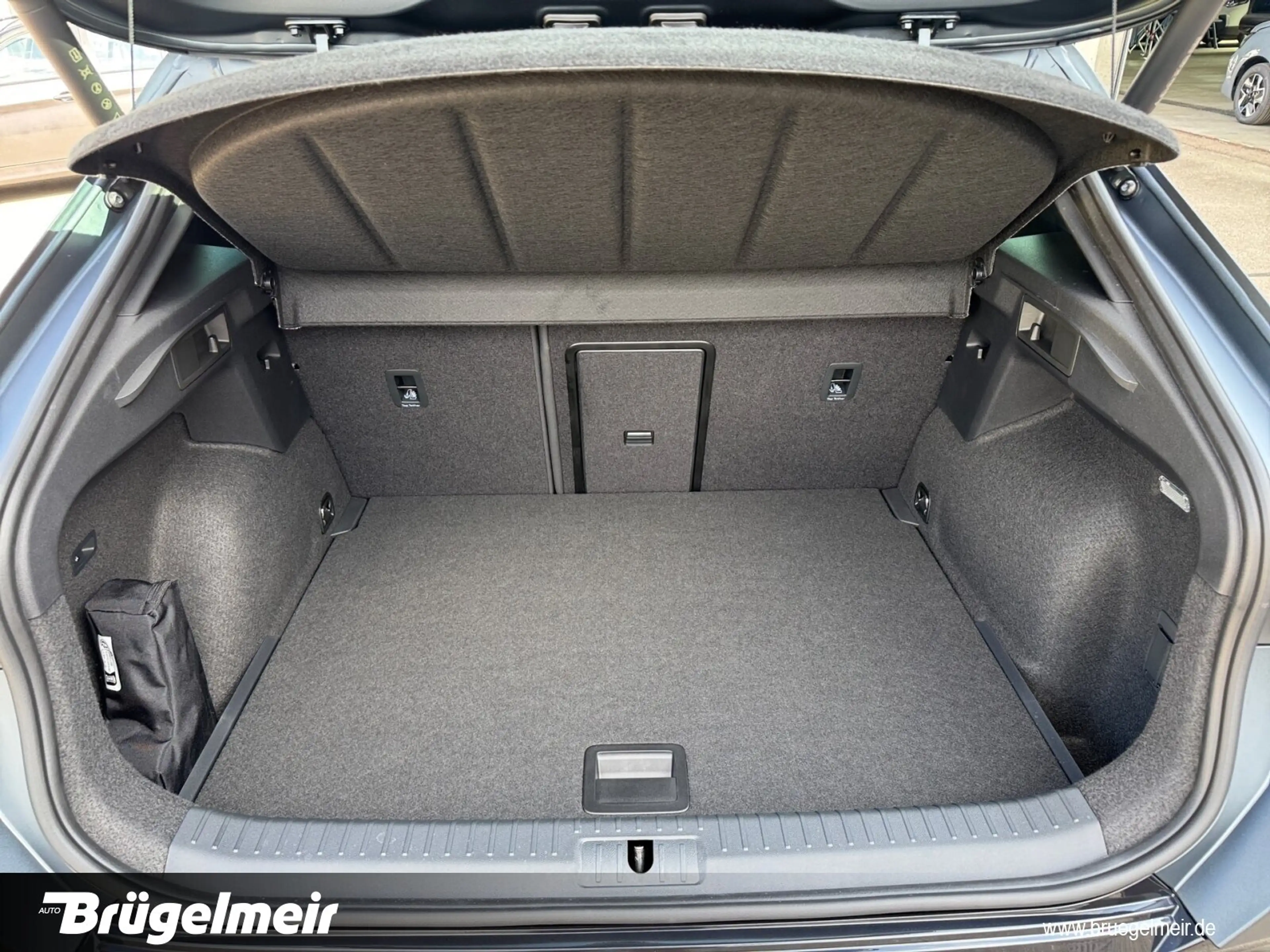 CUPRA Formentor 2.0 TSI DSG 4Drive+AHK+ACC+NAVI+KAM+18  L-R Sensor/Dachrel./eFH./NSW/Lendenwirbelstütze Sitz vorn — photo 12