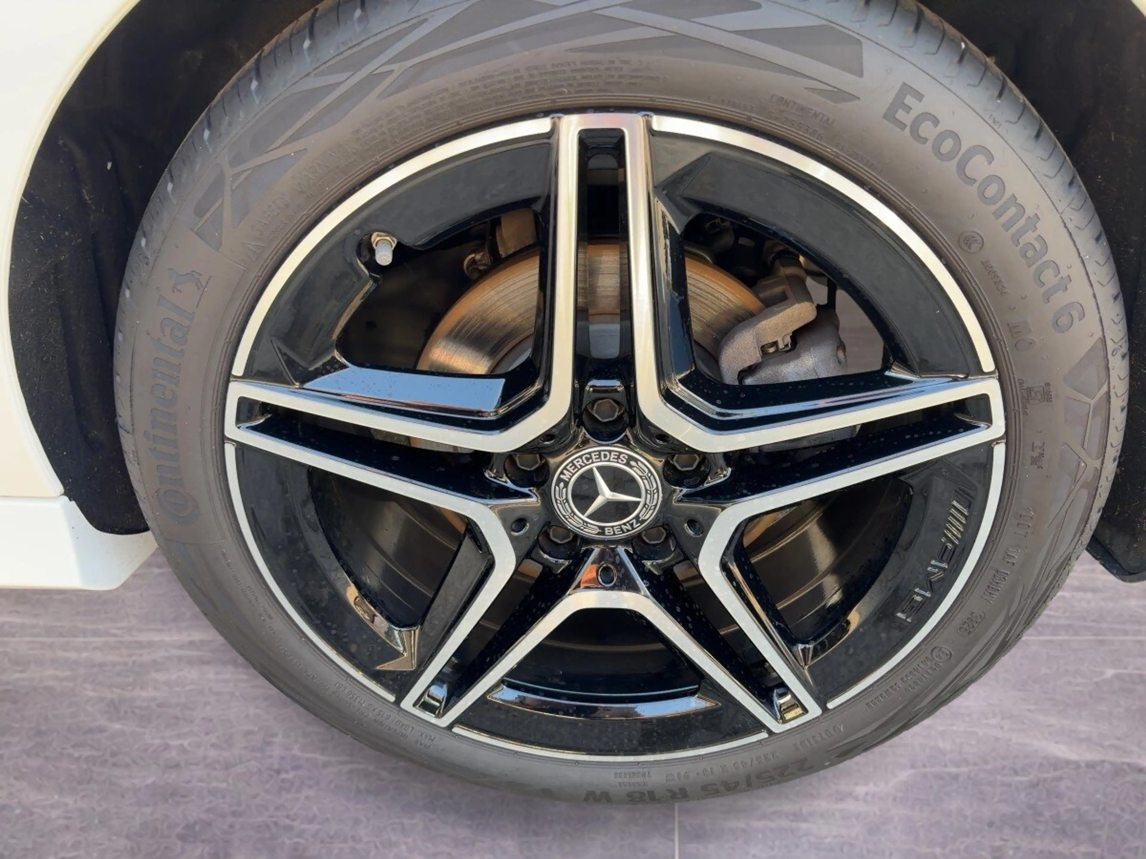 Mercedes-Benz CLA 200 CLA 200 Shooting Brake AMG-LINE+NIGHT+KEYLESS-GO+ — photo 11