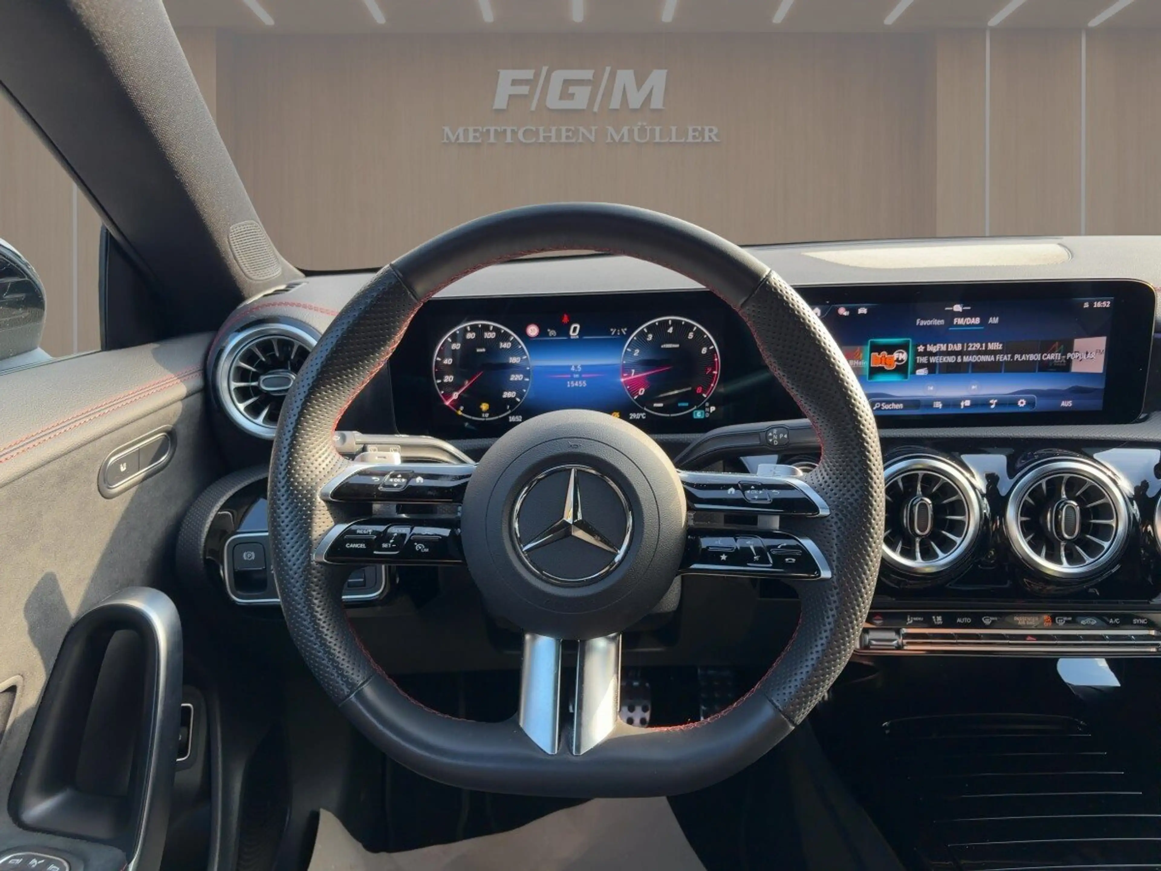 Mercedes-Benz CLA 200 CLA 200 Shooting Brake AMG-LINE+NIGHT+KEYLESS-GO+ — photo 9