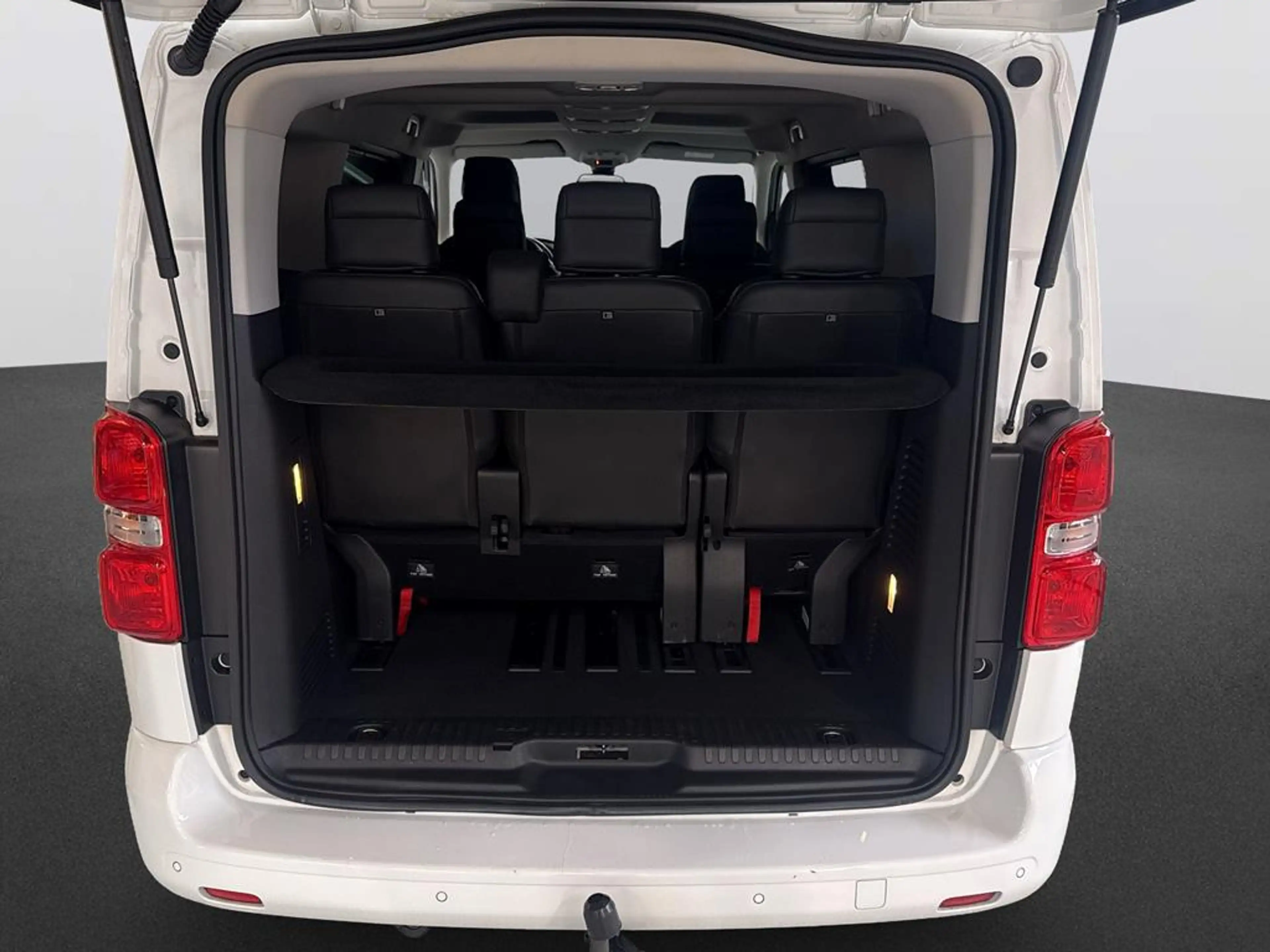 Citroen Spacetourer 2.0 BlueHDi 180 Business Lounge — photo 6