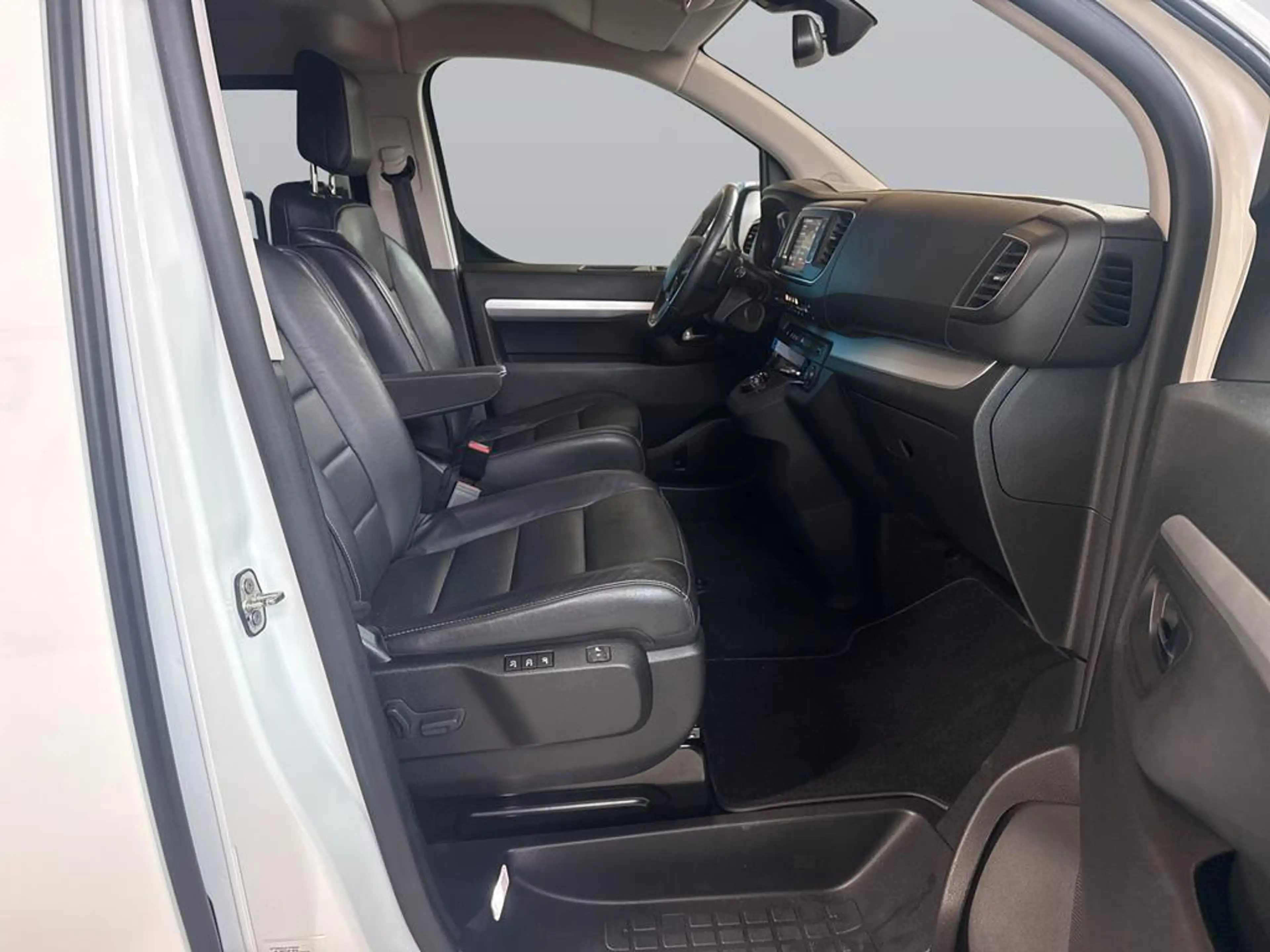 Citroen Spacetourer 2.0 BlueHDi 180 Business Lounge — photo 10