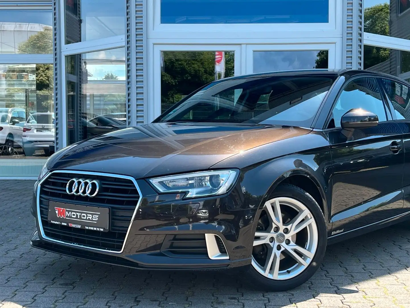 Audi A3 Limousine sport Braun - 2