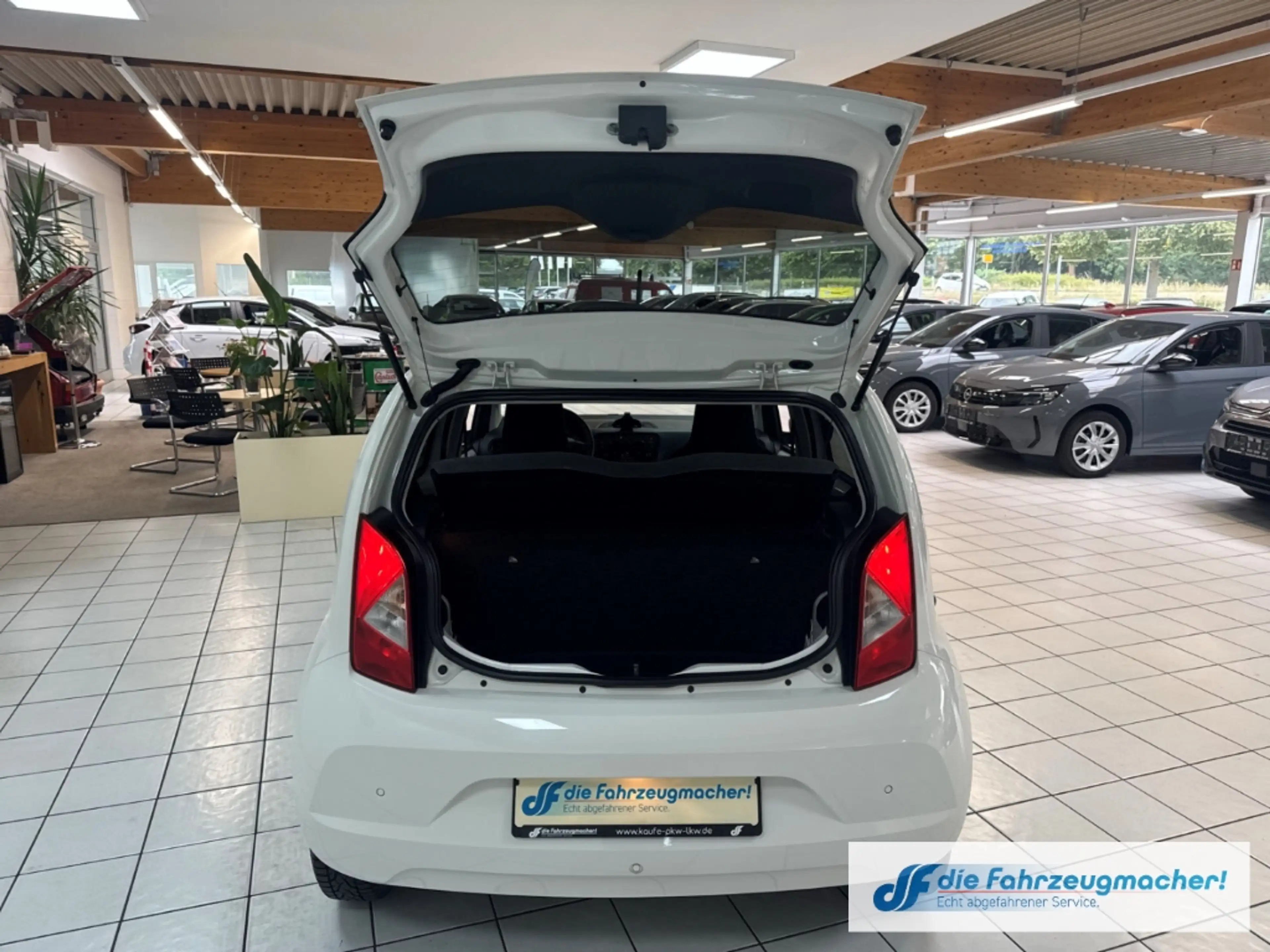 SEAT Mii Style 1.0 Soundsystem SHZ Berganfahrass. Winterpak — photo 14