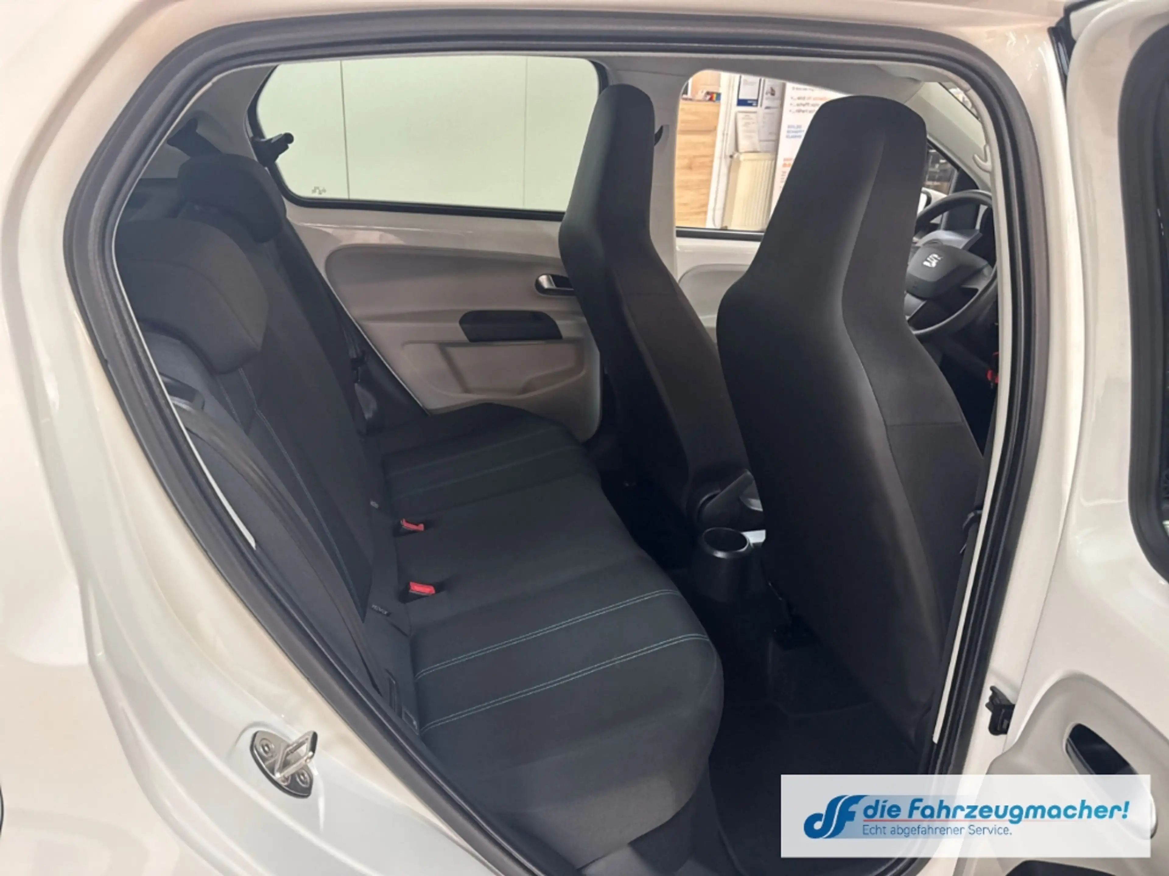 SEAT Mii Style 1.0 Soundsystem SHZ Berganfahrass. Winterpak — photo 12
