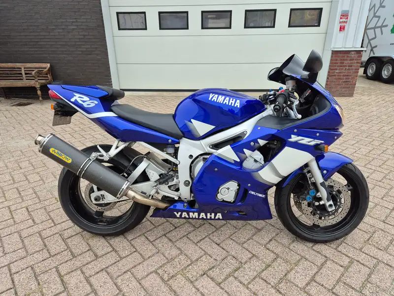 Yamaha YZF-R6 - foto 2