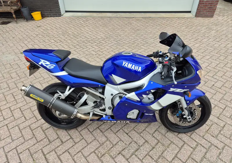 Yamaha YZF-R6 - foto 3