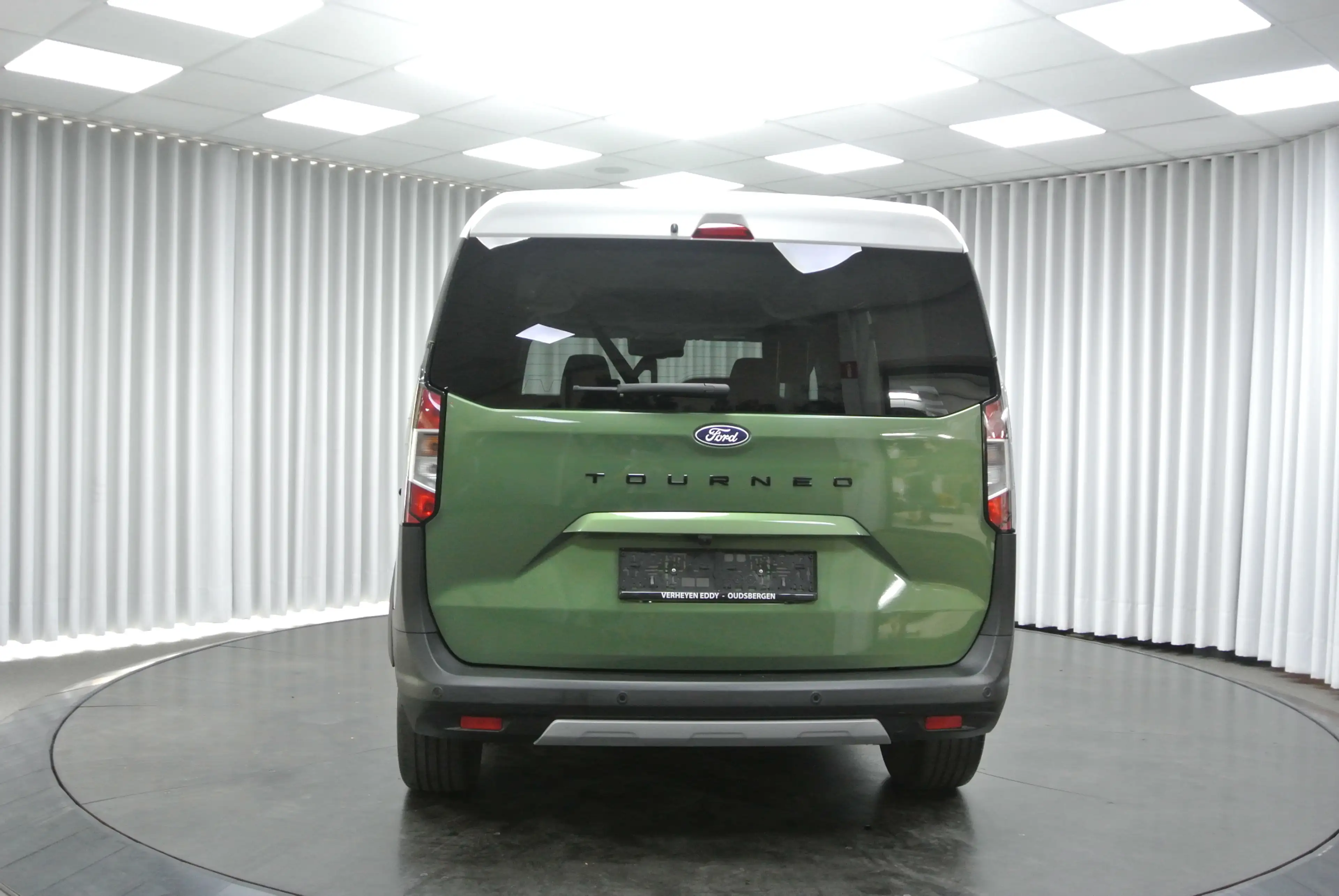Ford Tourneo Courier — photo 6