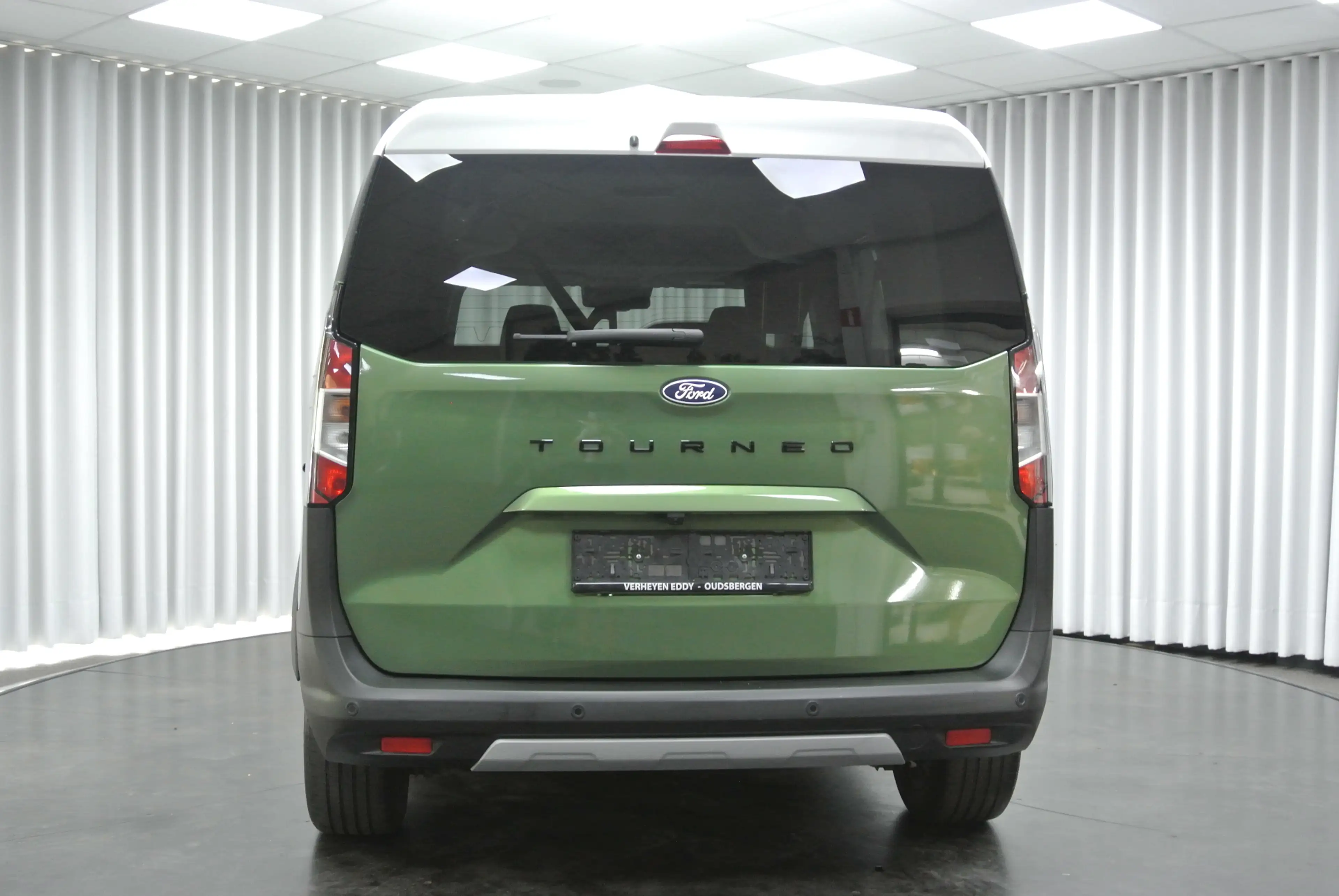 Ford Tourneo Courier — photo 8