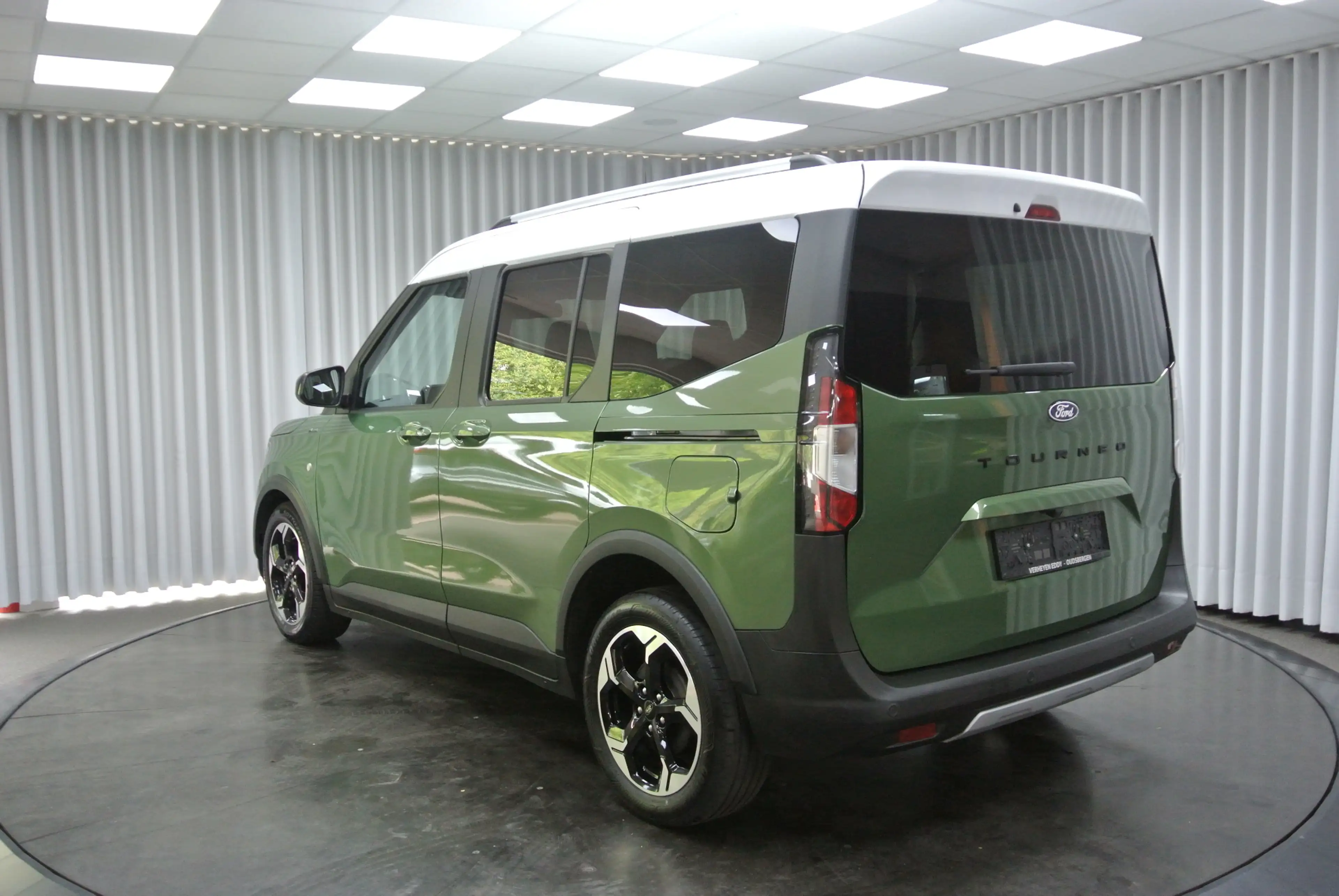 Ford Tourneo Courier — photo 4