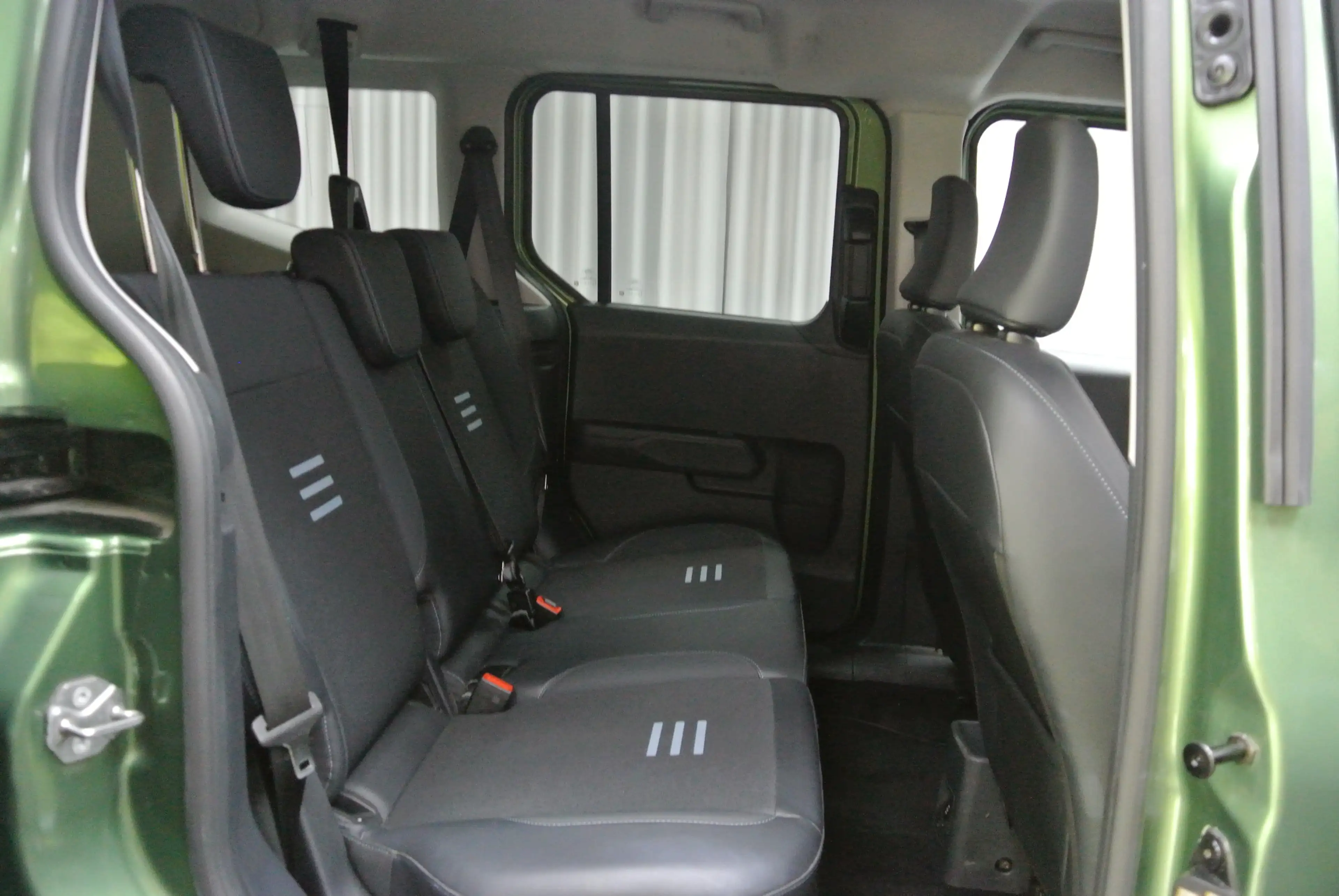 Ford Tourneo Courier — photo 13