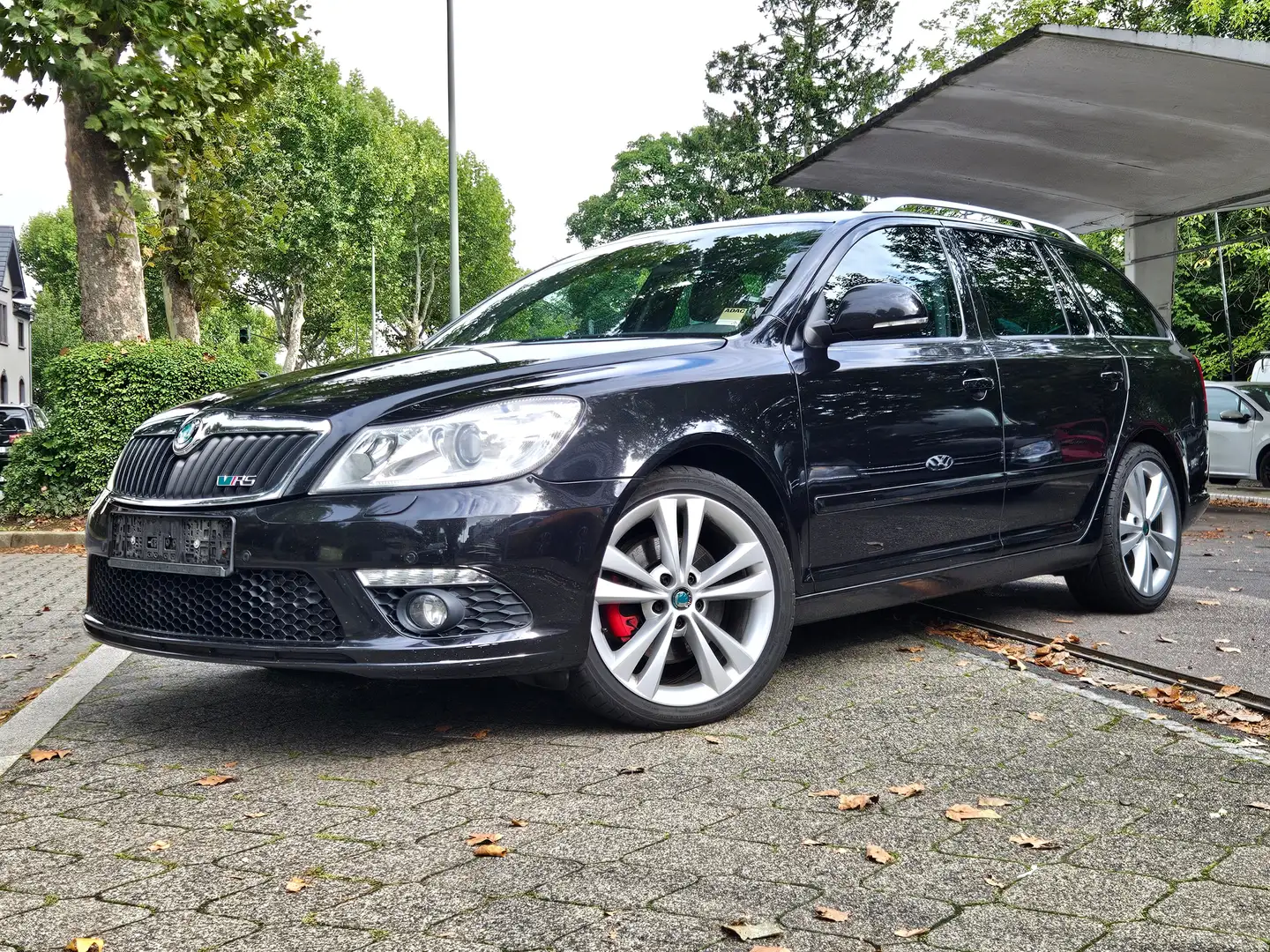 Skoda Octavia RS GuterZustand Leder Navi Sitzheiz Xenon 8xReifen Noir - 1