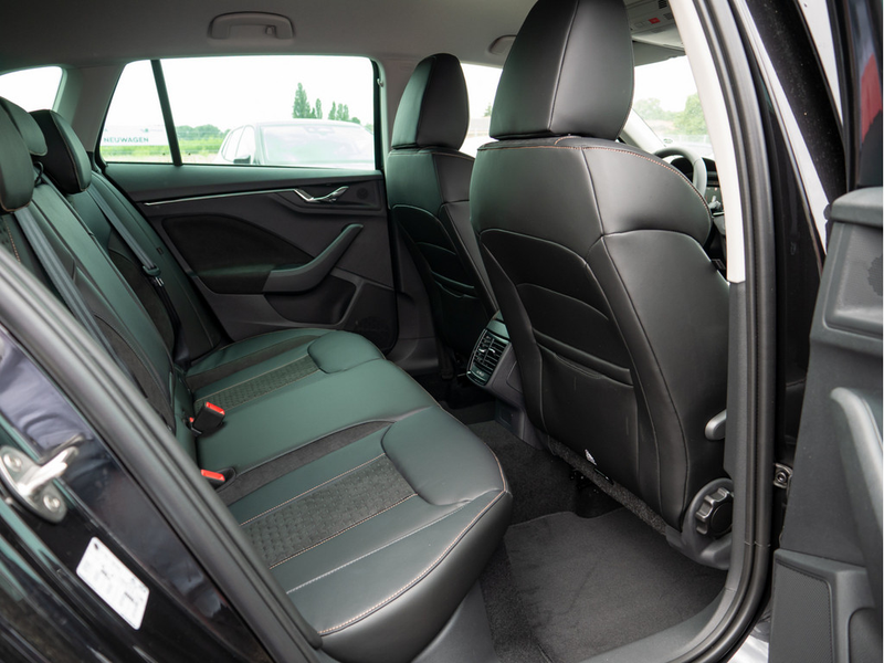 Skoda Scala 1.5 TSI Selection NAVI ACC FACEL. LED — photo 4