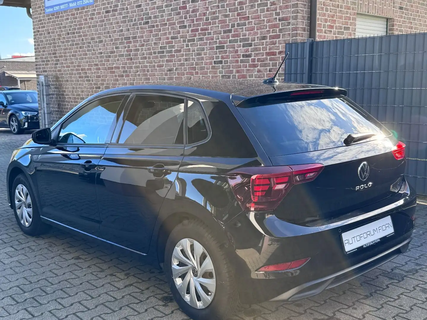 Volkswagen Polo VI Life LED|IQ.DRIVE|CARPLAY|NAVI|KLIMA Noir - 2
