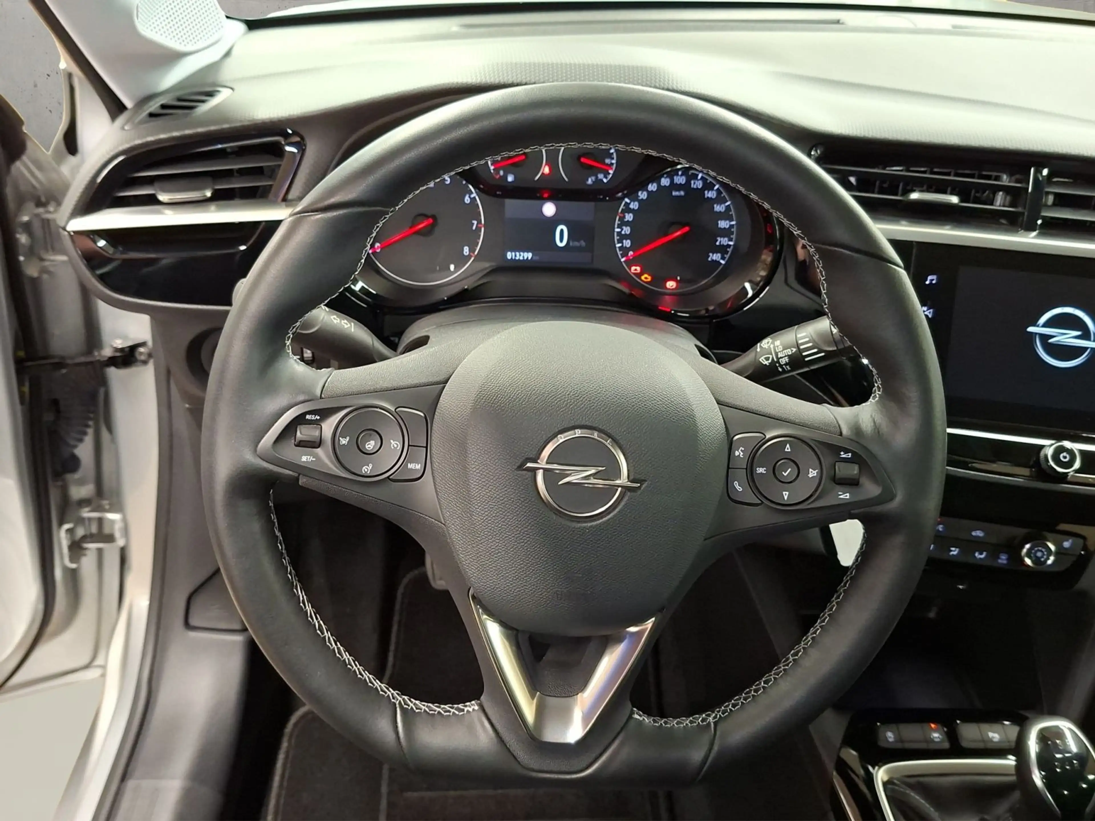 Opel Corsa 1.2 Elegance — photo 10
