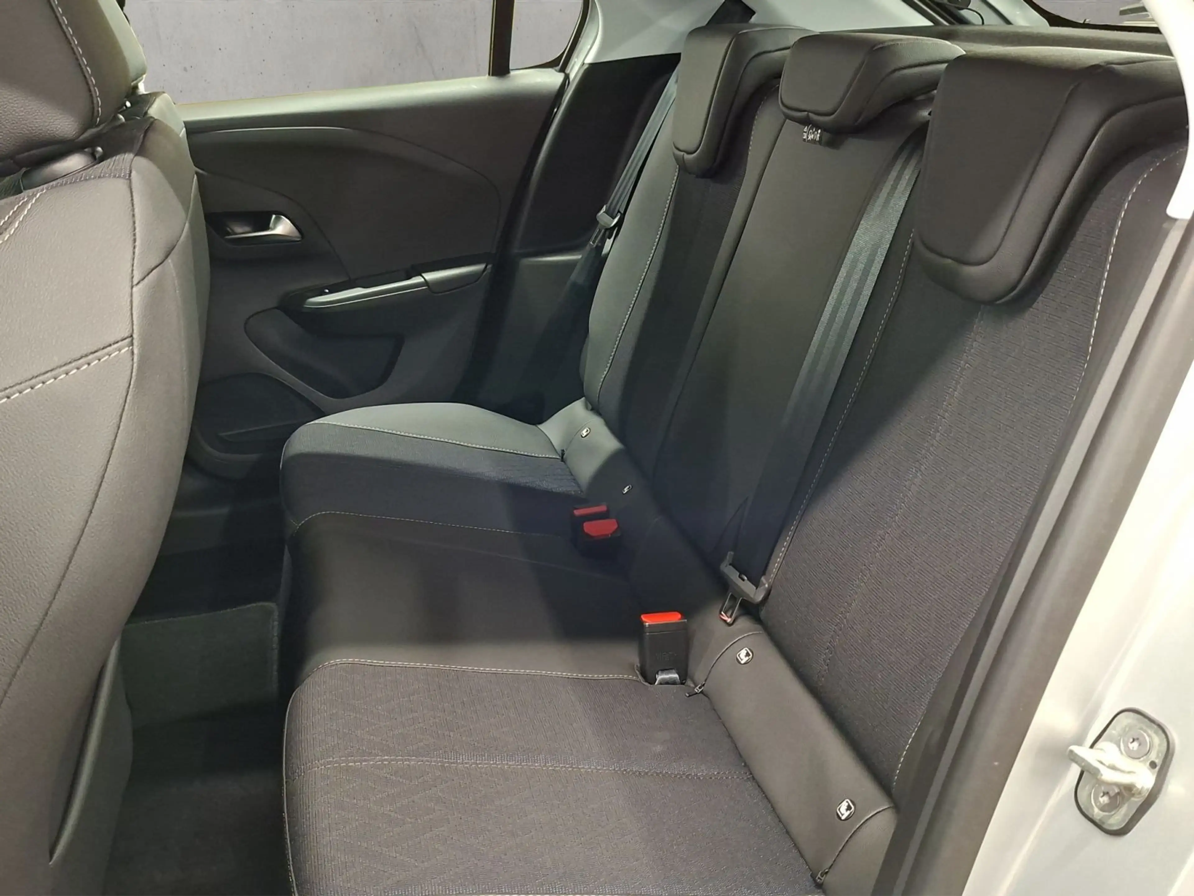 Opel Corsa 1.2 Elegance — photo 13