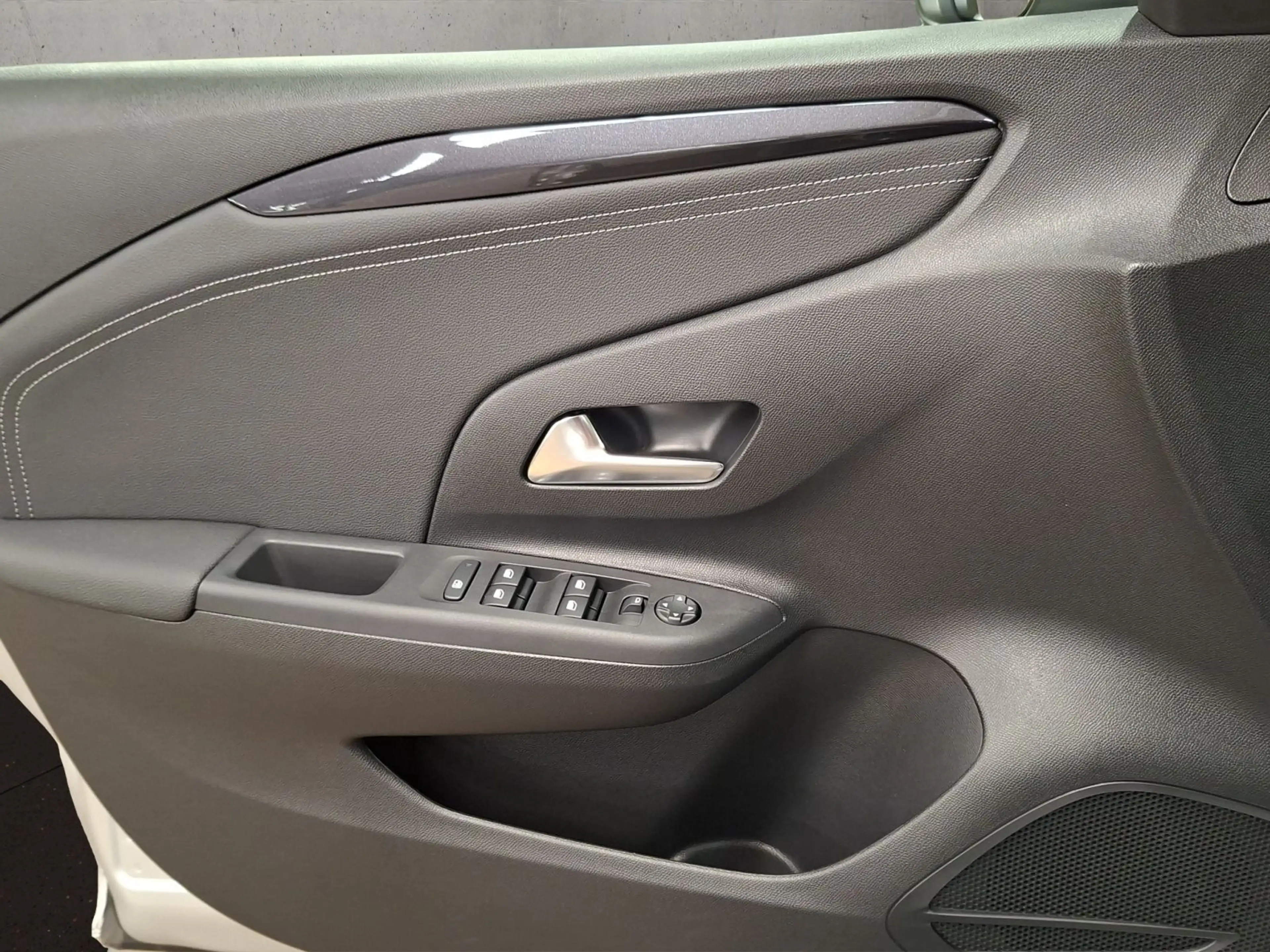 Opel Corsa 1.2 Elegance — photo 12