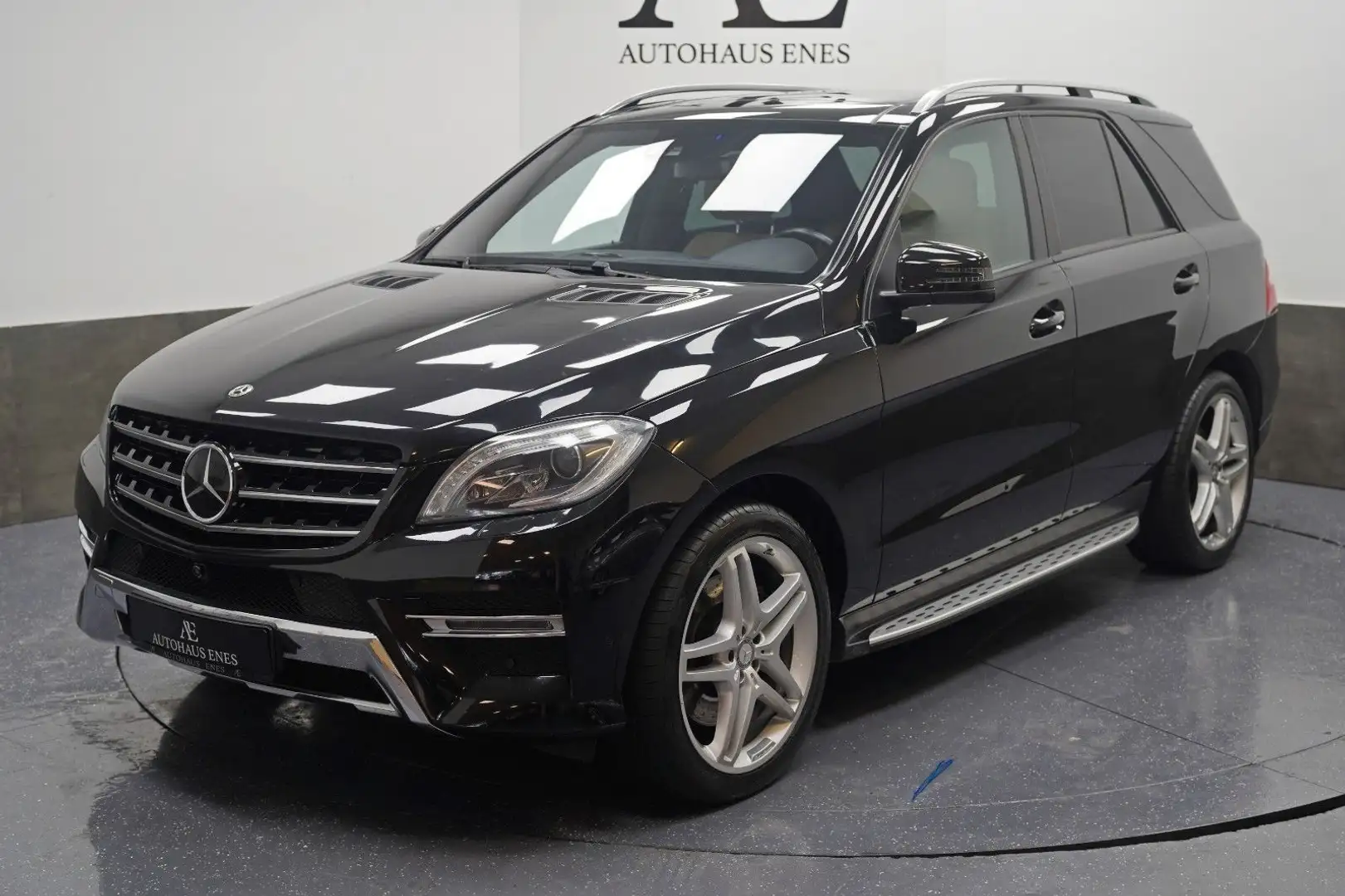 Mercedes-Benz ML 500 4M AMG SOFT.C 360°CAM BI-XENON ACC PANO Noir - 1