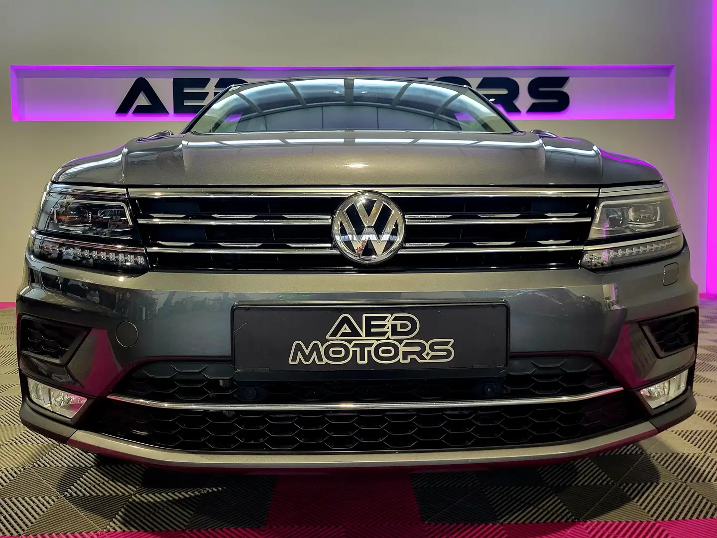 Volkswagen Tiguan Highline BMT/Start-Stopp 4Motion Grijs - 2