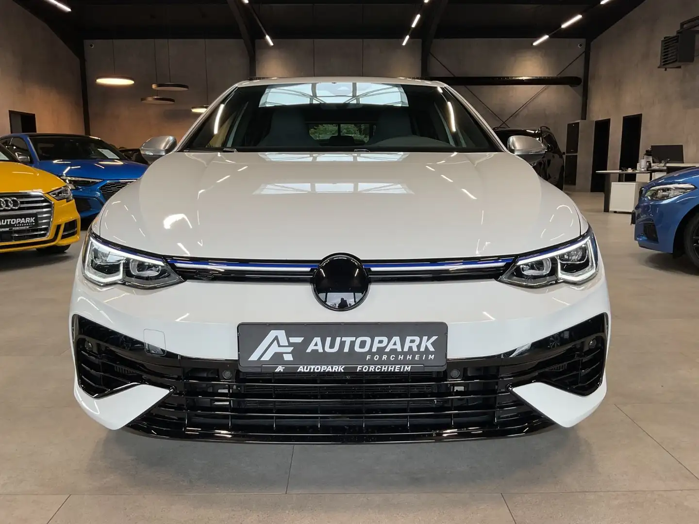 Volkswagen Golf VIII R 4M ACC DAB+ LED Navi Virtual 19" Weiß - 2
