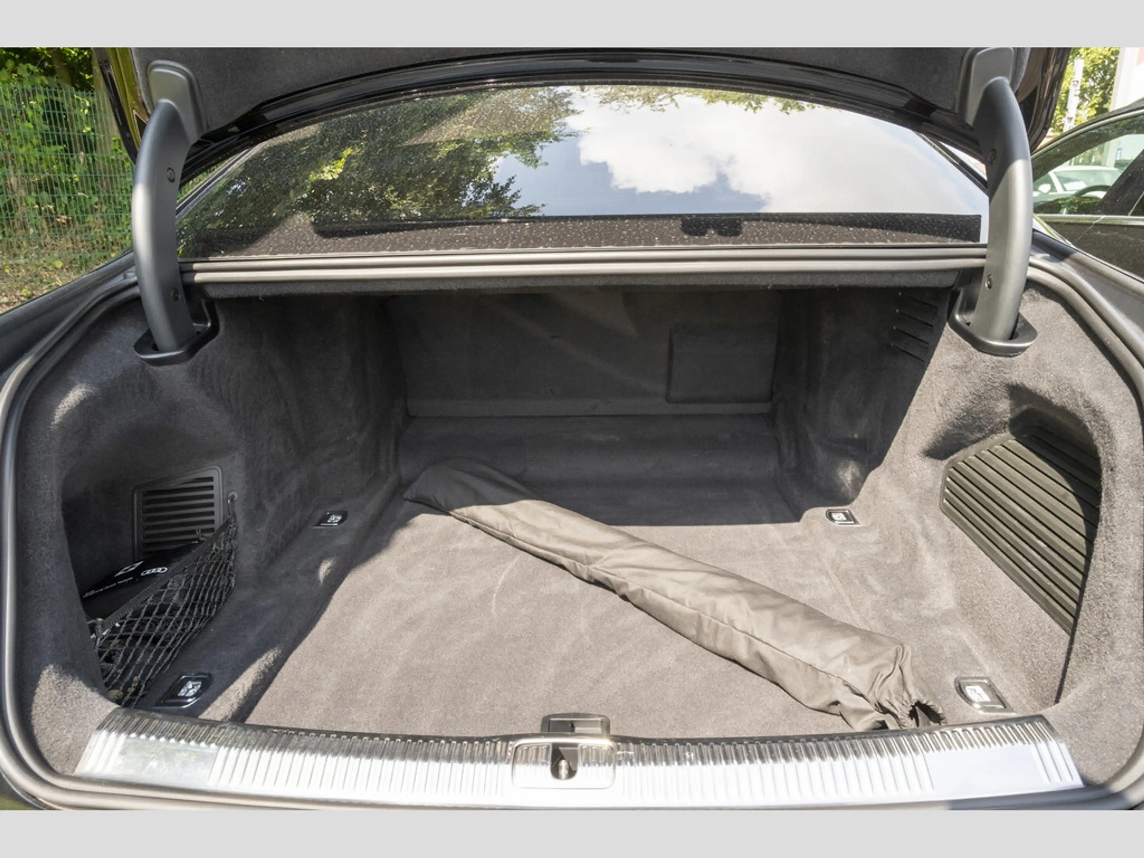 Audi S8 4.0 TFSI quattro Pano/Optik schwarz/HUD/Top View/B&O/Rear Seat Remo — photo 7