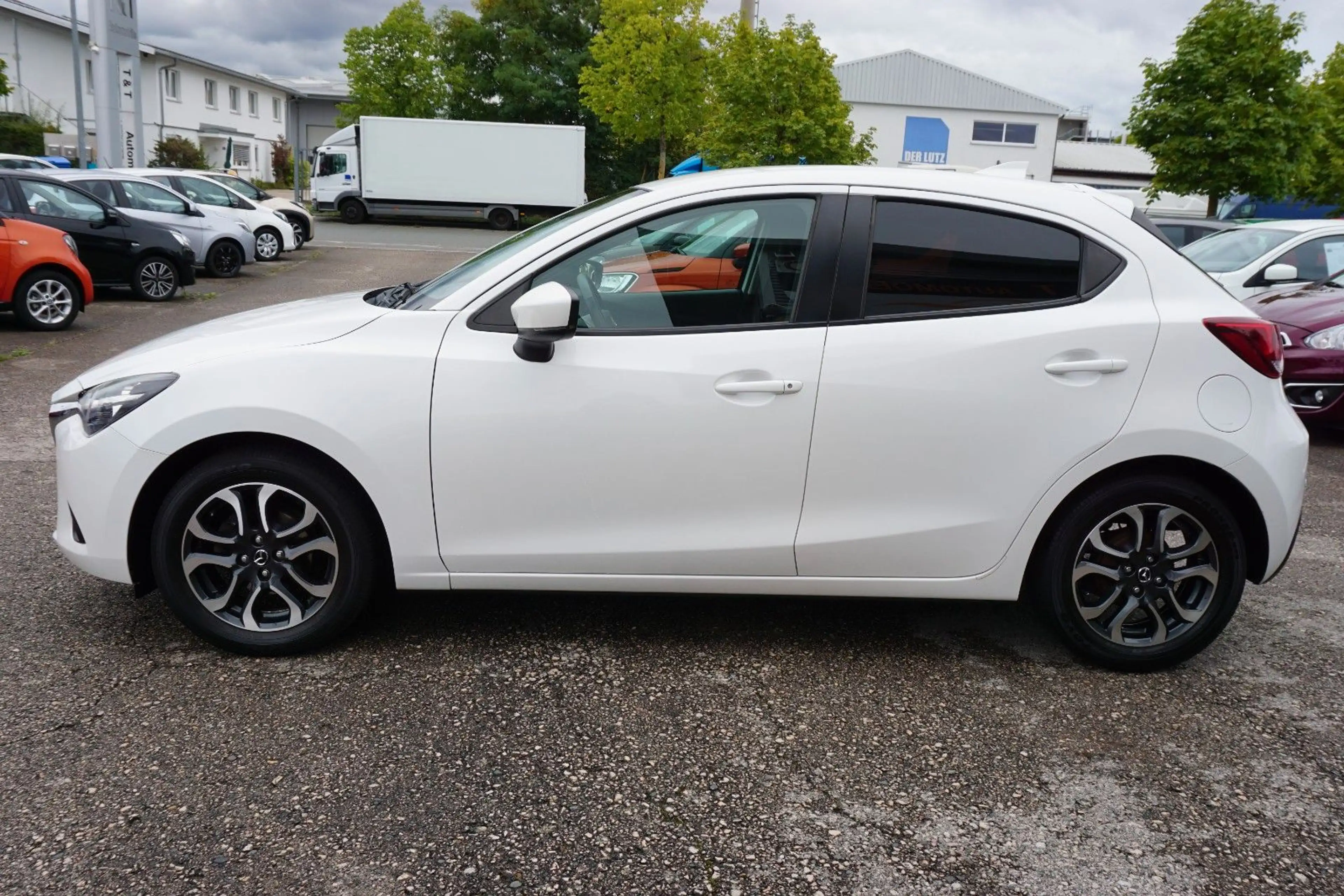 Mazda 2 Lim. Kizoku *Navi*Einparkhilfe*Sitzheizung*AHK — photo 11