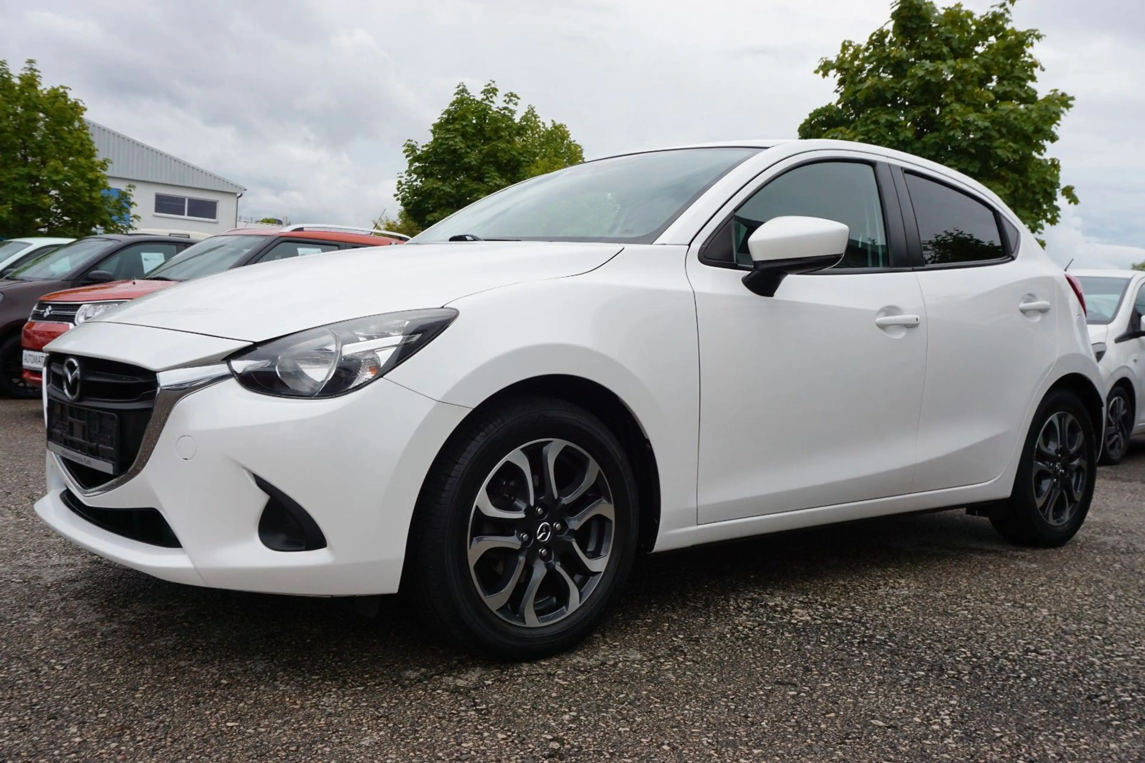 Mazda 2 Lim. Kizoku *Navi*Einparkhilfe*Sitzheizung*AHK — photo 9