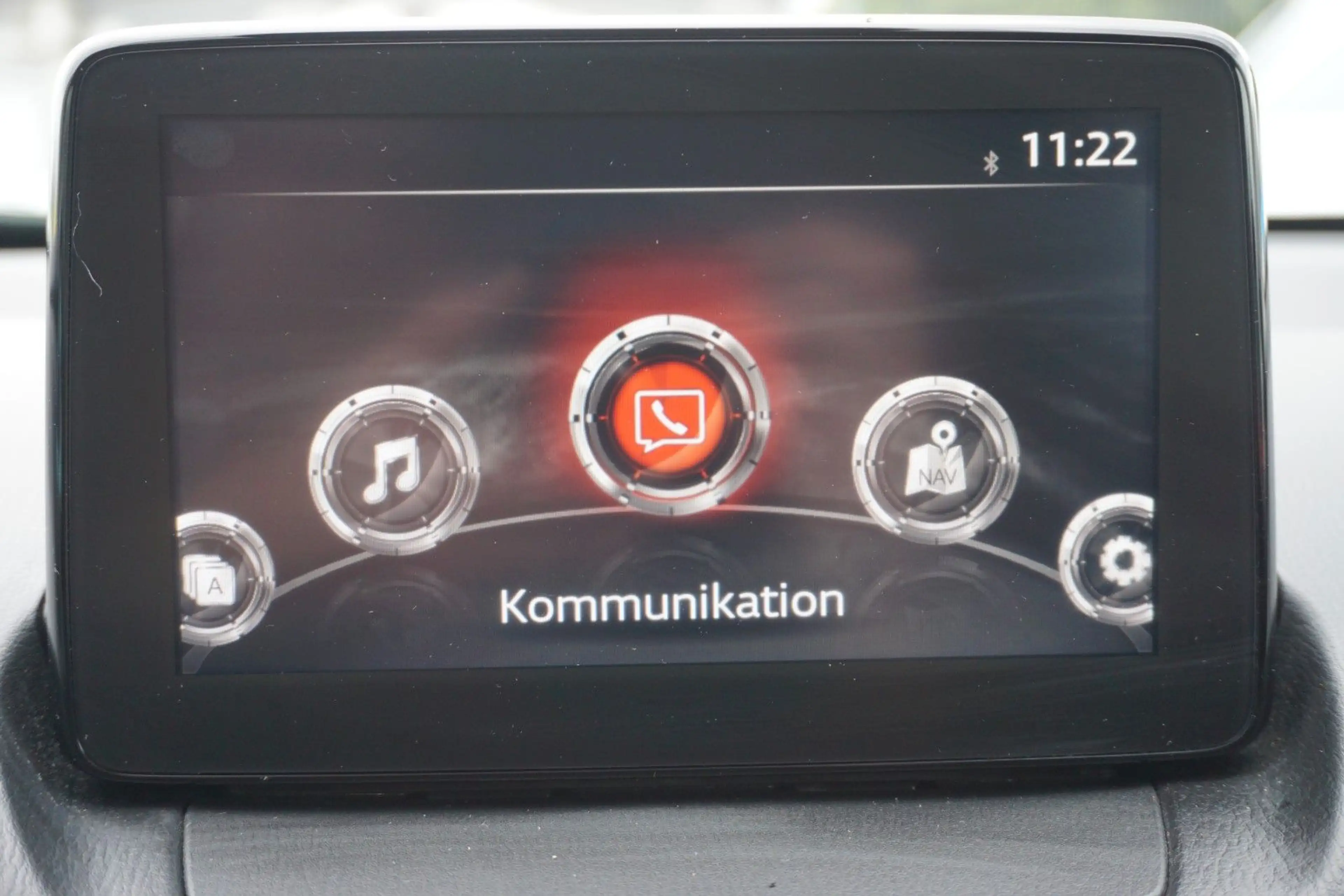 Mazda 2 Lim. Kizoku *Navi*Einparkhilfe*Sitzheizung*AHK — photo 14