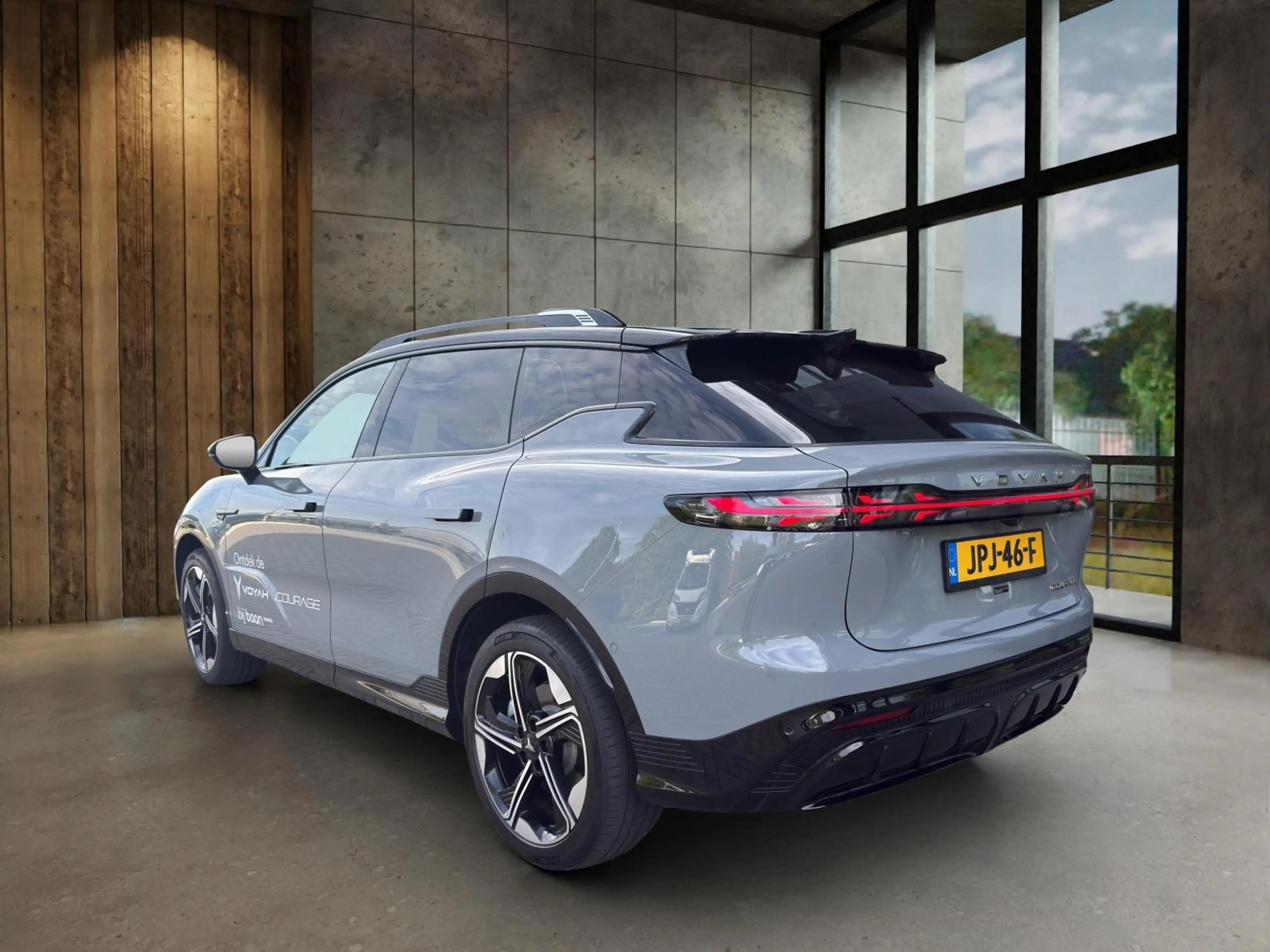 Voyah Courage Business Edition 80 kWh — photo 4