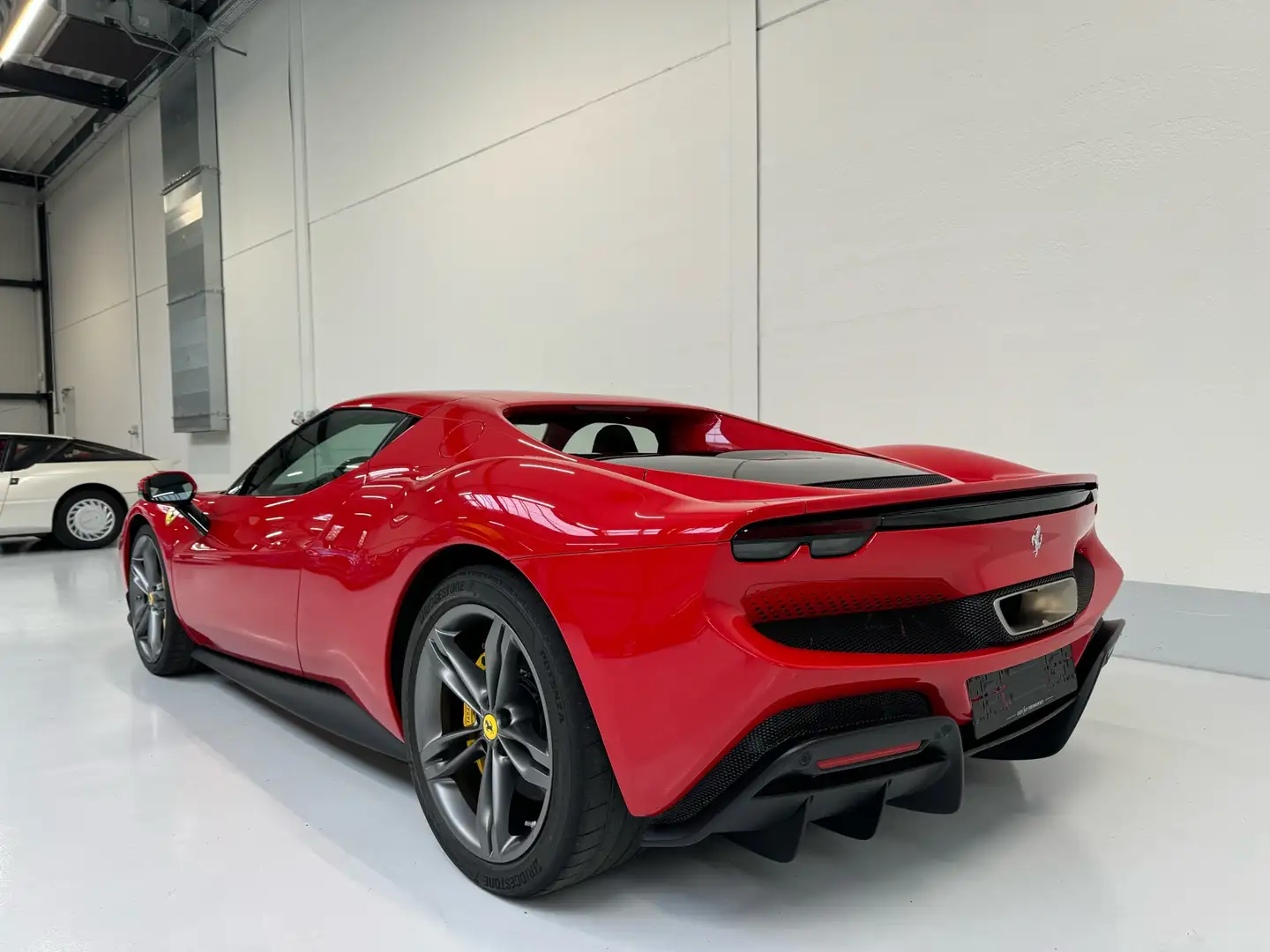 Ferrari 296 GTB Červená - 2