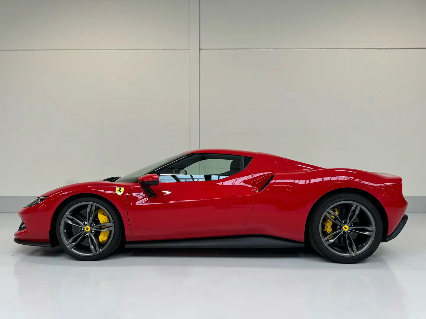 Ferrari 296 GTB Červená - 1